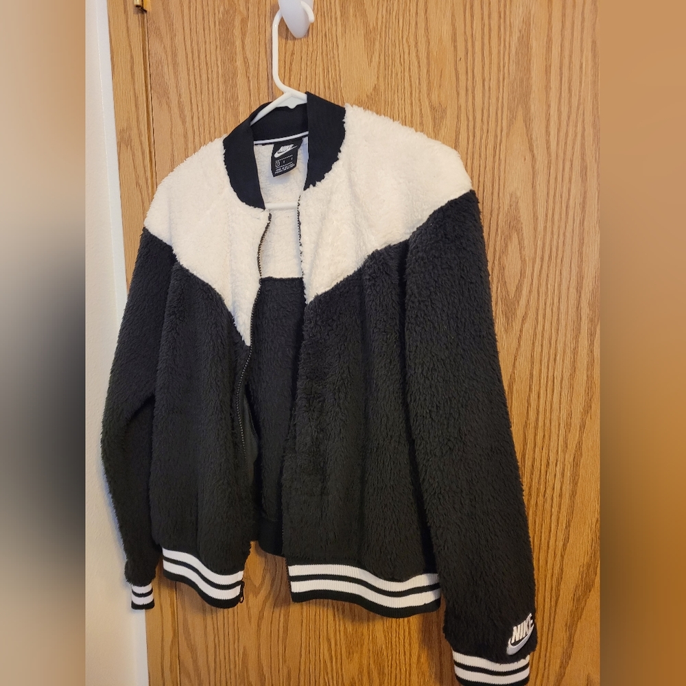 Nike women's sherpa